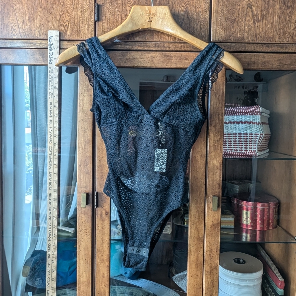 Lace Bodysuit w/ Keyhole Back Opening - Black Soft Stretchy NWT Love Love Dream